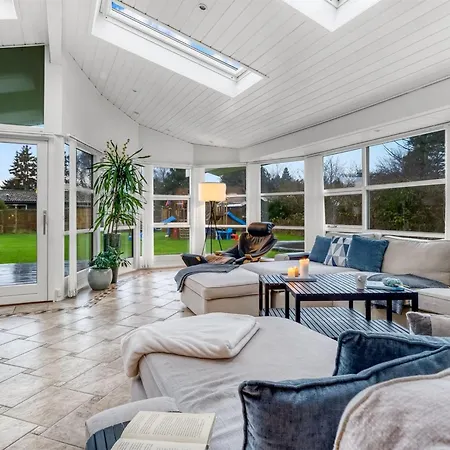 Timao - 750m From The Sea By Interhome Bøtø By