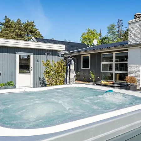 Timao - 750m From The Sea By Interhome Bøtø By